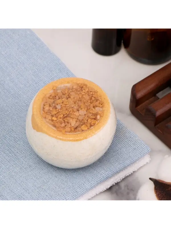 Бомбочка для ванны с солью Бомбочка для ванны с солью "Пинаколада", 150 г