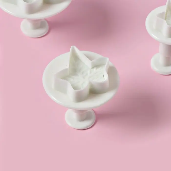 Плунжеры кондитерские Доляна &laquo;Листья&raquo;, набор 3 шт., пластик, белые