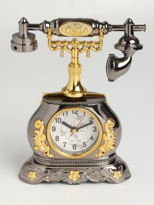 Часы будильник настольные, на батарейках, 25 х 17 х 6.3 см, циферблат d-7 см Часы будильник настольные, на батарейках, 25 х 17 х 6.3 см, циферблат d-7 см