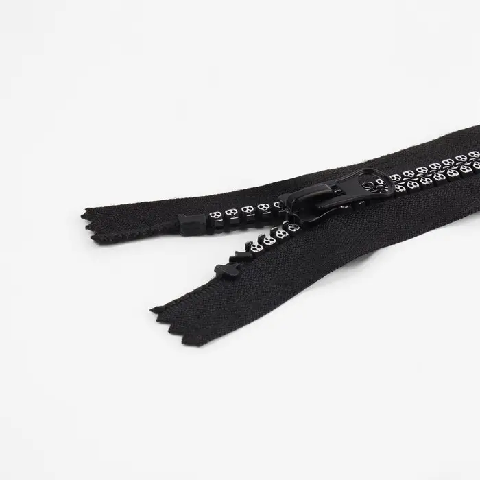 Молния «Трактор», №8, неразъёмная, замок автомат, 18 см, чёрная Молния «Трактор», №8, неразъёмная, замок автомат, 18 см, чёрная