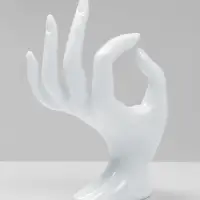 Подставка для украшений &laquo;QF. Рука&raquo;, 8.5&times;7&times;16 см, белая