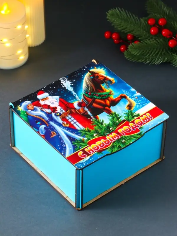 Короб сувенирный, новогодний, подарочный №2 "С Новым Годом" 18х18х9,5 см