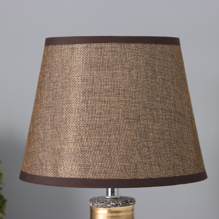 Настольная лампа с абажуром RISALUX «Овация», 1×Е14, 40 Вт, кофейный/золото, 22×22×31 см Настольная лампа с абажуром RISALUX «Овация», 1×Е14, 40 Вт, кофейный/золото, 22×22×31 см