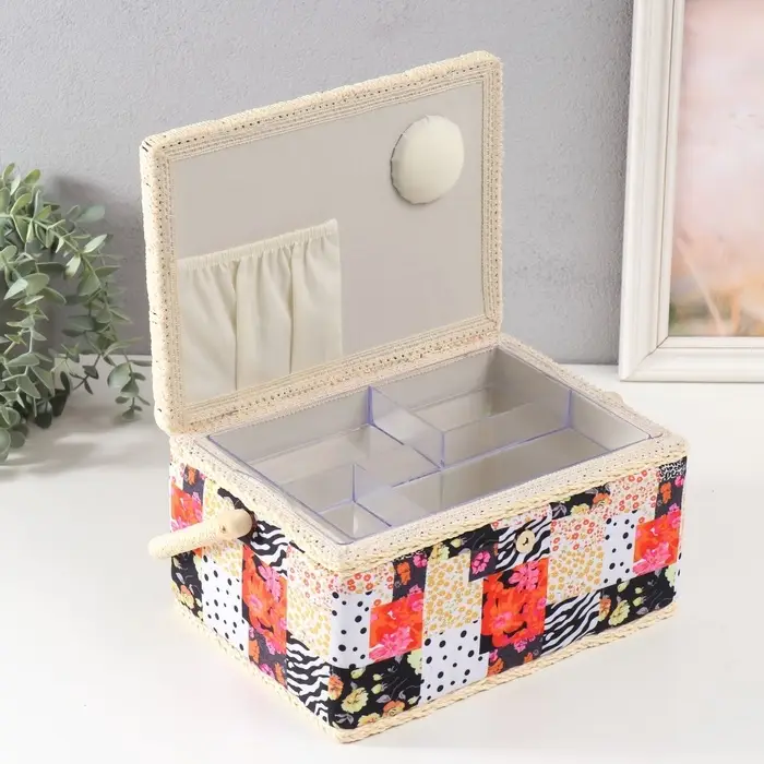 Шкатулка для рукоделия и шитья &laquo;Пэчворк. Цветы, горох и зебра&raquo;, хранение ниток, иголок, мелочи, 19&times;26&times;14.5 см