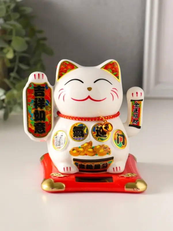Маятник керамика от солнечной батареи "Манэки-нэко с золотыми слитками" 10х11х10,8 см
