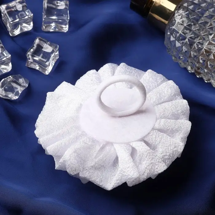 Резинка для волос бант «Школьница», волнушка классика, d=11 см, белая