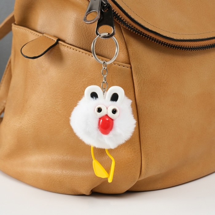 Пушистик на кольце  Пушистик на кольце "Большеглазая ворона" белый 9,5х6х6 см