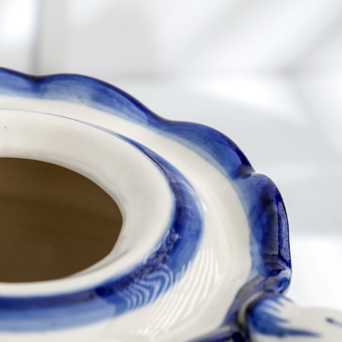 Чайник, гжель, фарфор, автор Рогова, 18х24 см Чайник, гжель, фарфор, автор Рогова, 18х24 см