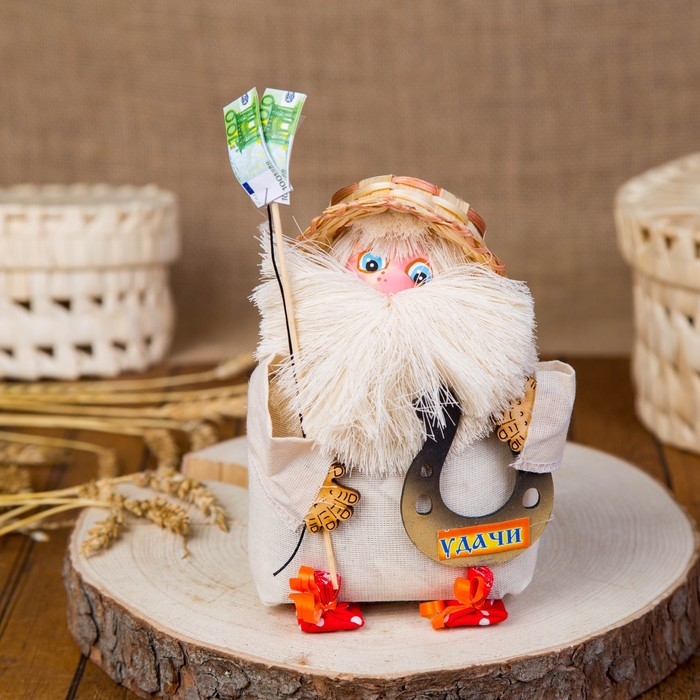 Оберег-домовой Оберег-домовой "Андрейка в соломенной шляпе, с денежным веером", 19х13х10 см МИКС