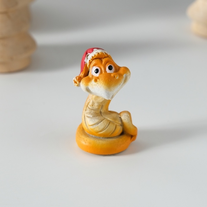 Сувенир полистоун Сувенир полистоун "Добрый змей в новогоднем колпаке" МИКС 2,5х2,5х4 см