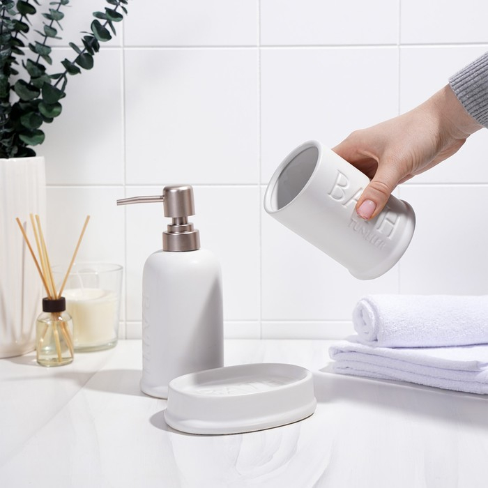 Набор аксессуаров для ванной комнаты SAVANNA «Бэкки», 3 предмета (мыльница, дозатор для мыла 400 мл, стакан), керамика, цвет белый Набор аксессуаров для ванной комнаты SAVANNA «Бэкки», 3 предмета (мыльница, дозатор для мыла 400 мл, стакан), керамика, цвет белый