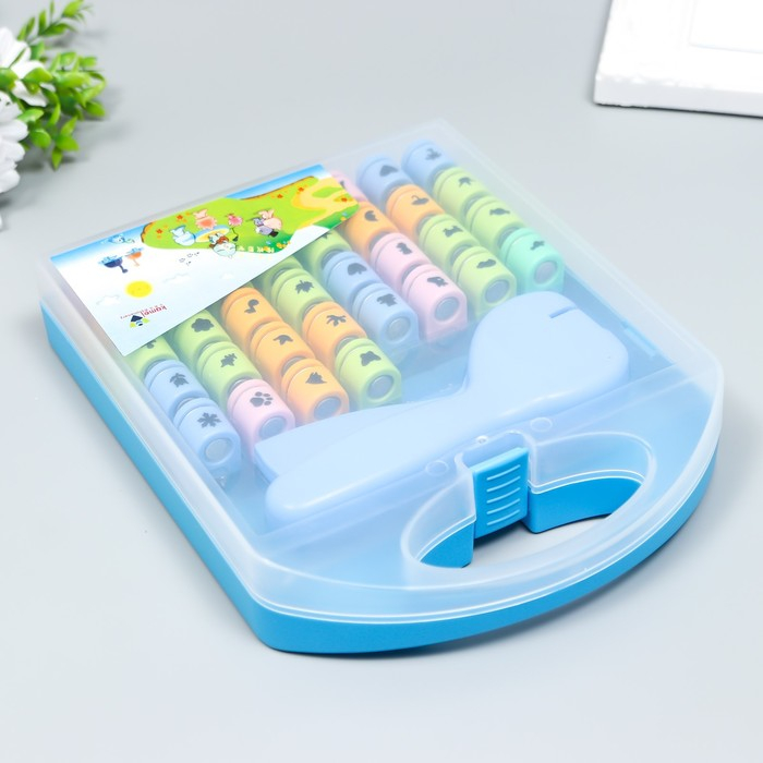 Набор фигурных дыроколов в сундуке (набор 36 шт) с держателем 20х26х4 см МИКС Набор фигурных дыроколов в сундуке (набор 36 шт) с держателем 20х26х4 см МИКС