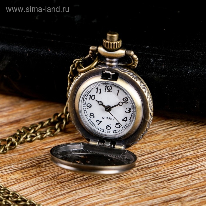 Часы карманные Часы карманные "Павлин", кварцевые, d циферблата-1.8 см, 2.5 х 2.5 см