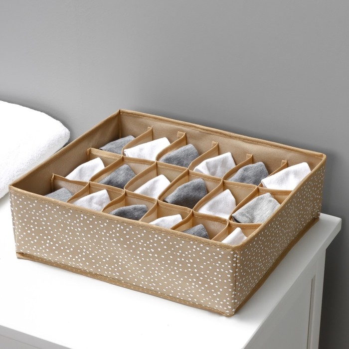 Органайзер для хранения белья Доляна Points, 18 ячеек, 35×30×12 см, цвет бежевый Органайзер для хранения белья Доляна Points, 18 ячеек, 35×30×12 см, цвет бежевый