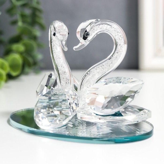 Сувенир стекло Сувенир стекло "Лебеди со стразой" бисер 11х7х7 см