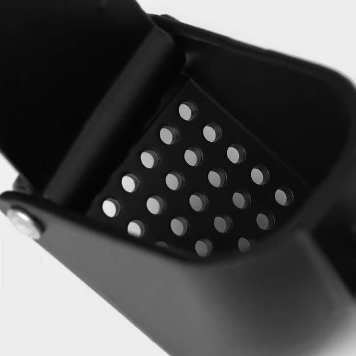 Пресс для чеснока Magistro Alum black, с выталкивателем косточек, цвет чёрный Пресс для чеснока Magistro Alum black, с выталкивателем косточек, цвет чёрный