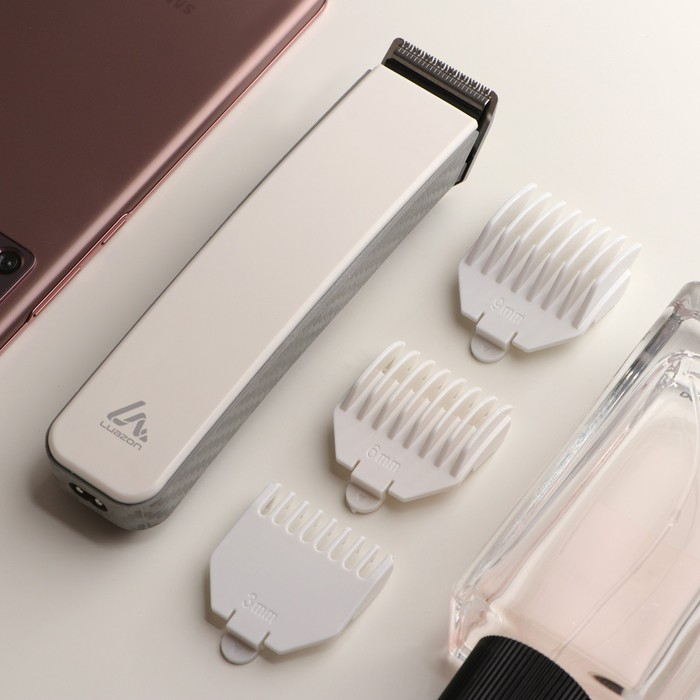 Машинка для стрижки Luazon LTRI-21, 3 Вт, 3/6/9 мм, LED-индикатор, АКБ, белая Машинка для стрижки Luazon LTRI-21, 3 Вт, 3/6/9 мм, LED-индикатор, АКБ, белая