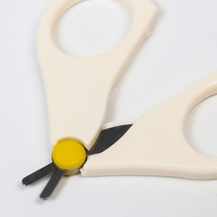 Детские маникюрные ножницы, с защитным колпачком, ВИД 1, цвет молочный Детские маникюрные ножницы, с защитным колпачком, ВИД 1, цвет молочный