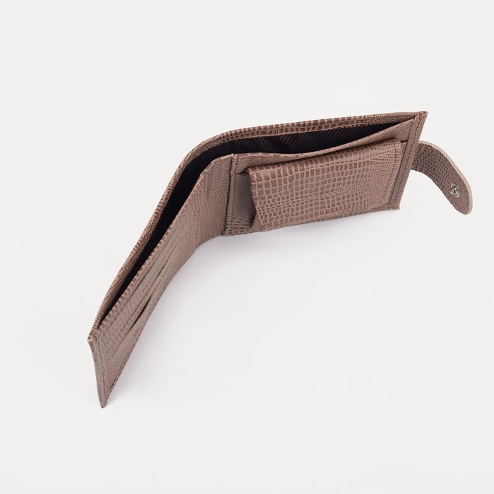 Кошелёк женский на кнопке, цвет бежевый