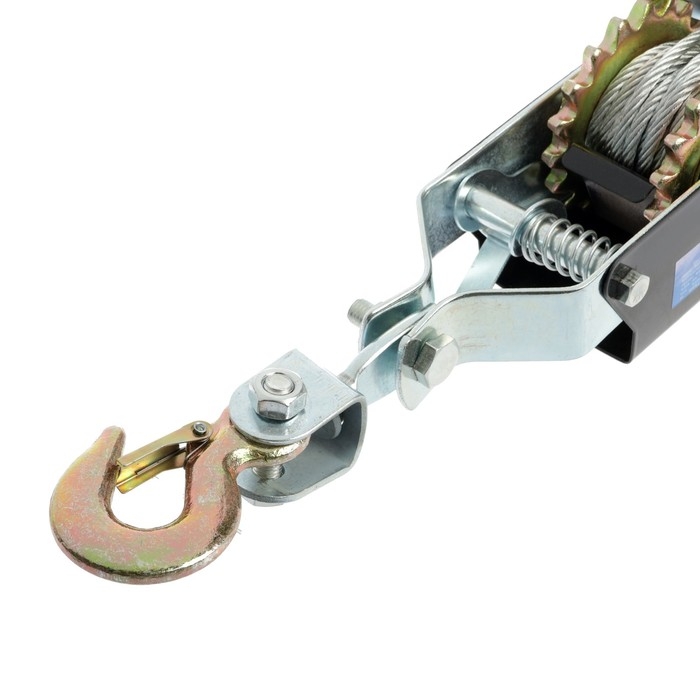 Лебедка рычажная ТУНДРА, двойное храповое колесо, тяга 4 т (подъем 1.6 т), трос 2.5 метра Лебедка рычажная ТУНДРА, двойное храповое колесо, тяга 4 т (подъем 1.6 т), трос 2.5 метра