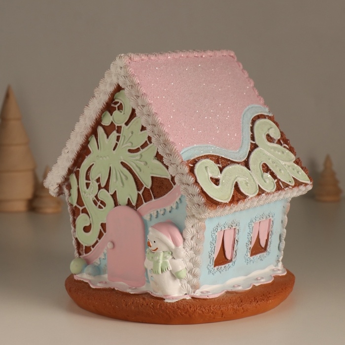 Сувенир полистоун свет Сувенир полистоун свет "Пряничный домик с узорами, со снеговиком" 16,5х16х17 см
