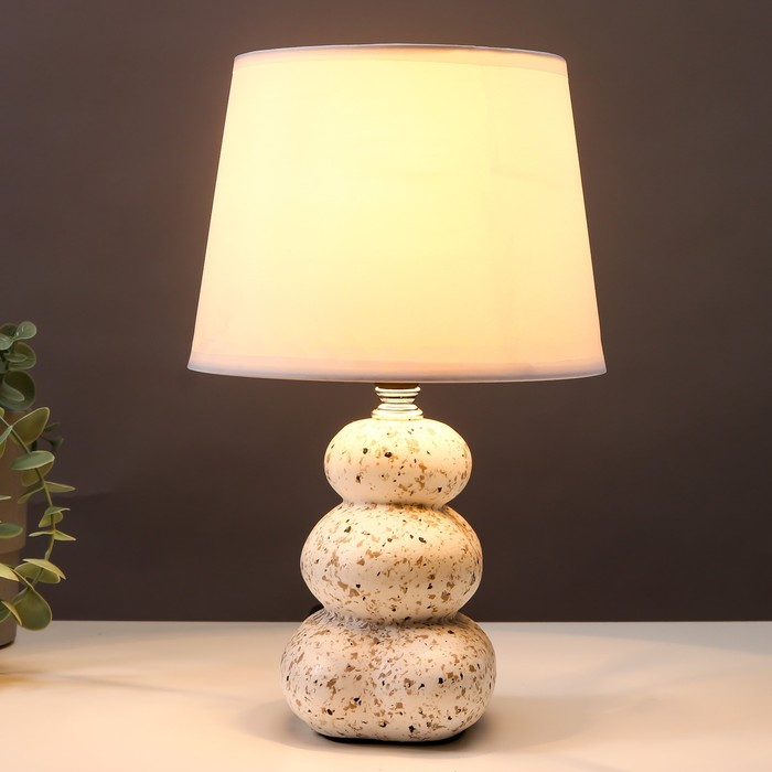 Настольная лампа 16821/1WT E14 40Вт белый h.30см RISALUX