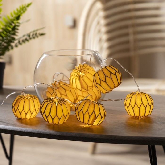 Гирлянда «Нить» 2 м с насадками «Розовый фонарик», IP20, прозрачная нить, 10 LED, батарейки AAх2 (нет в комплекте), свечение тёплое белое Гирлянда «Нить» 2 м с насадками «Розовый фонарик», IP20, прозрачная нить, 10 LED, батарейки AAх2 (нет в комплекте), свечение тёплое белое