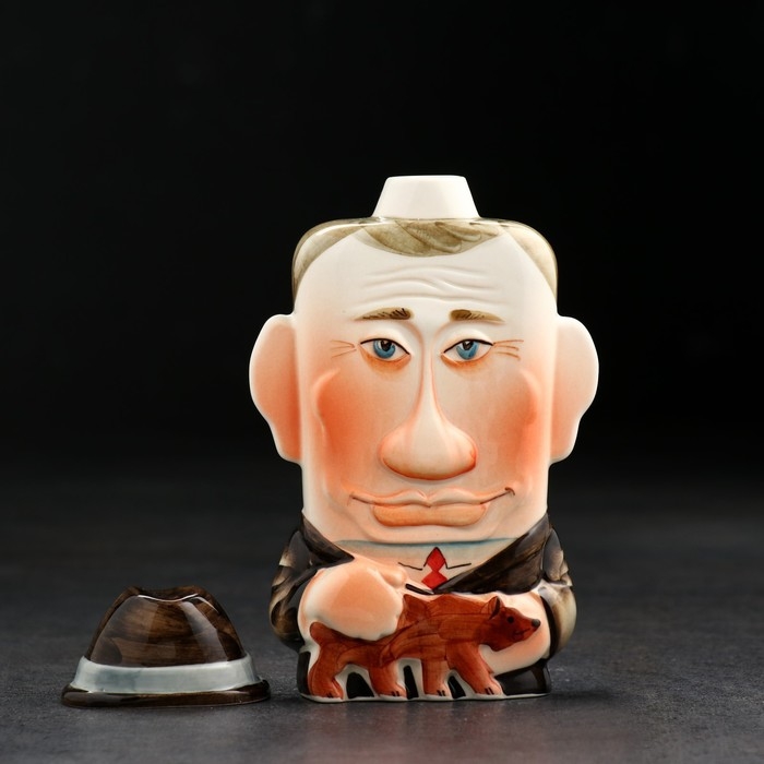 Штоф фарфоровый «Путин», 0.35 л, в упаковке книге Штоф фарфоровый «Путин», 0.35 л, в упаковке книге