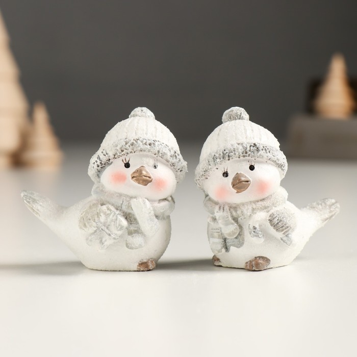 Сувенир полистоун Сувенир полистоун "Белый птенчик в шапке и вязанном шарфе" серебро МИКС 5х3,5х5 см