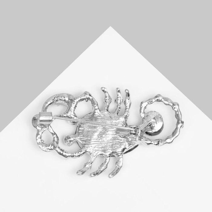 Брошь «Галиотис» скорпион с жемчужиной, цвет зелёный в серебре Брошь «Галиотис» скорпион с жемчужиной, цвет зелёный в серебре