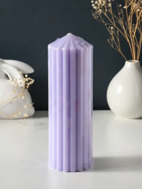 Свеча-цилиндр 7х20 см, 600 гр, с крупными гранями, лаванда Свеча-цилиндр 7х20 см, 600 гр, с крупными гранями, лаванда