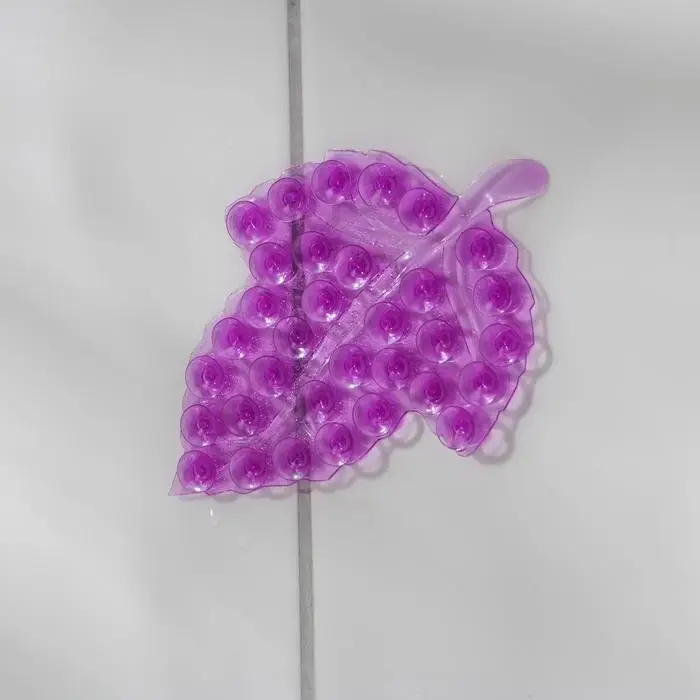 Коврик для ванной на присосках «Кленовый лист», 9×13.5 см, мини, МИКС Коврик для ванной на присосках «Кленовый лист», 9×13.5 см, мини, МИКС