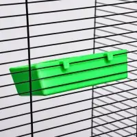 Кормушка для кормления, 16.9&times;8.9&times;4.4 см, с защитой на 8 ячеек, пластик, зелёная