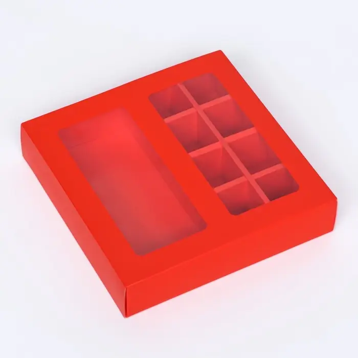 Коробка для 8 конфет + шоколад, с окном, алая, 17.7&times;17.7&times;3.8 см