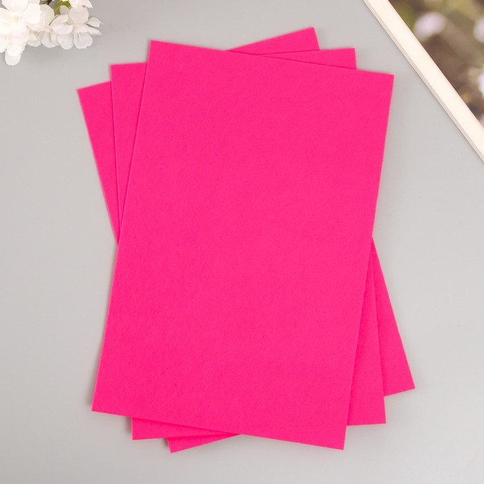 Набор жесткого фетра "Астра" (3 шт) ярко-розовый, 1 мм, 160 гр, 20х30 см