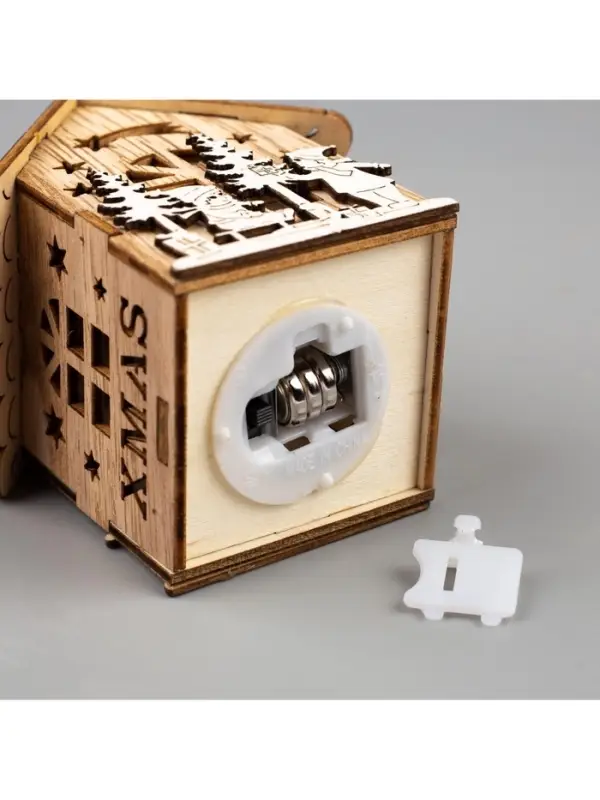 Ёлочная игрушка &laquo;Домик с детьми&raquo;, 8&times;4&times;4 см, от батареек, свечение тёплое белое