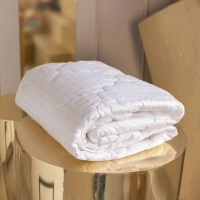 Одеяло Luscan 140х205 стеган, 350гр/м2 (иск. леб. пух/тик ПЭ), бел. шашечки