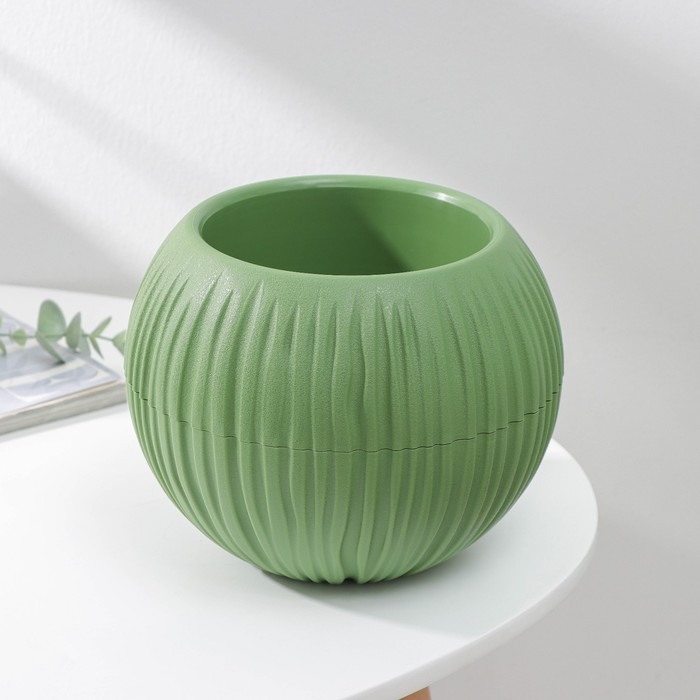 Кашпо для цветов со вставкой «Сфера», 1,7 л, d=13,5 см, h=16 см, цвет оливковый Кашпо для цветов со вставкой «Сфера», 1,7 л, d=13,5 см, h=16 см, цвет оливковый