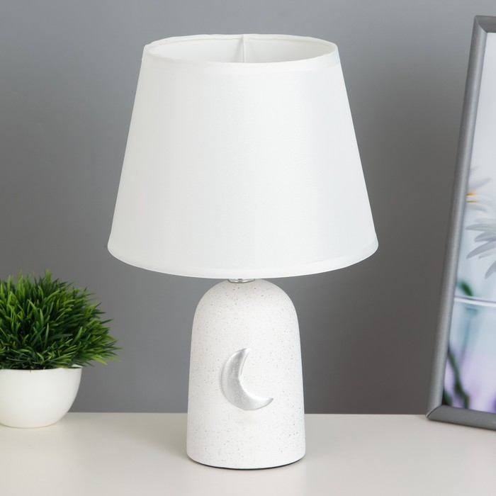 Настольная лампа Настольная лампа "Кассия" Е14 40Вт белый 20х20х31см RISALUX