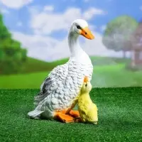Садовая фигура из полистоуна &laquo;Утка с утёнком&raquo;, 31&times;24&times;13 см