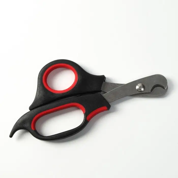 Ножницы-когтерезы средние с упором для пальца, чёрные с красным Ножницы-когтерезы средние с упором для пальца, чёрные с красным