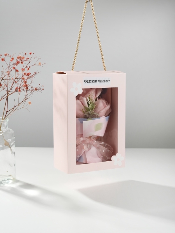 Букет из мыльных лепестков "Розы в подарочной коробке" розовый 7,5х13,8х20,5 см