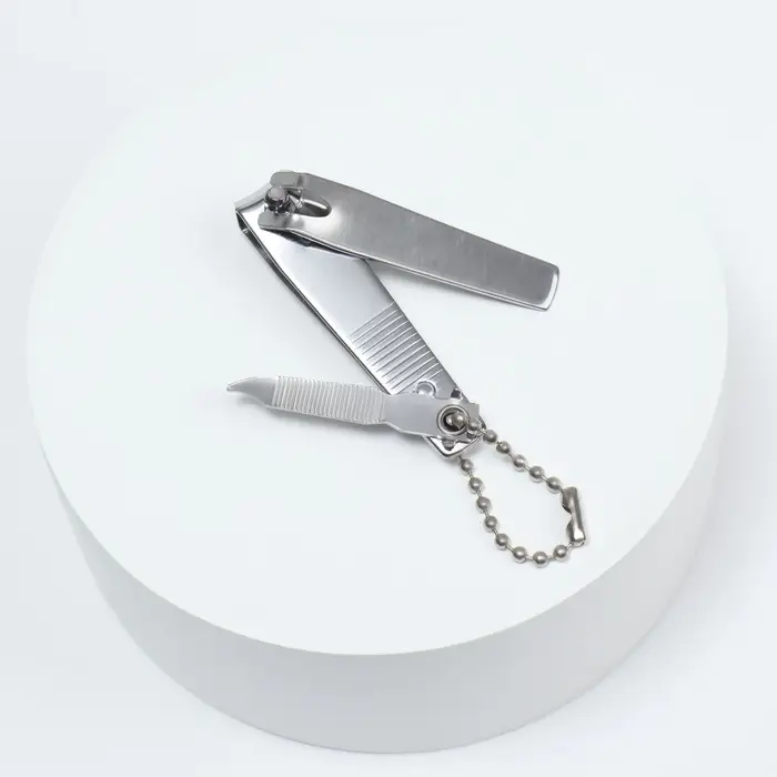 Кусачки книпсер маникюрные, с пилкой, 5.7 см, с цепочкой, на блистере