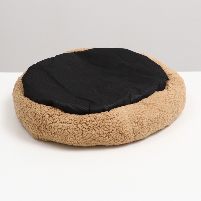 Лежанка для собак и кошек  Лежанка для собак и кошек "Уют", мягкий мех, 50 х 42 х 11 см, коричневая