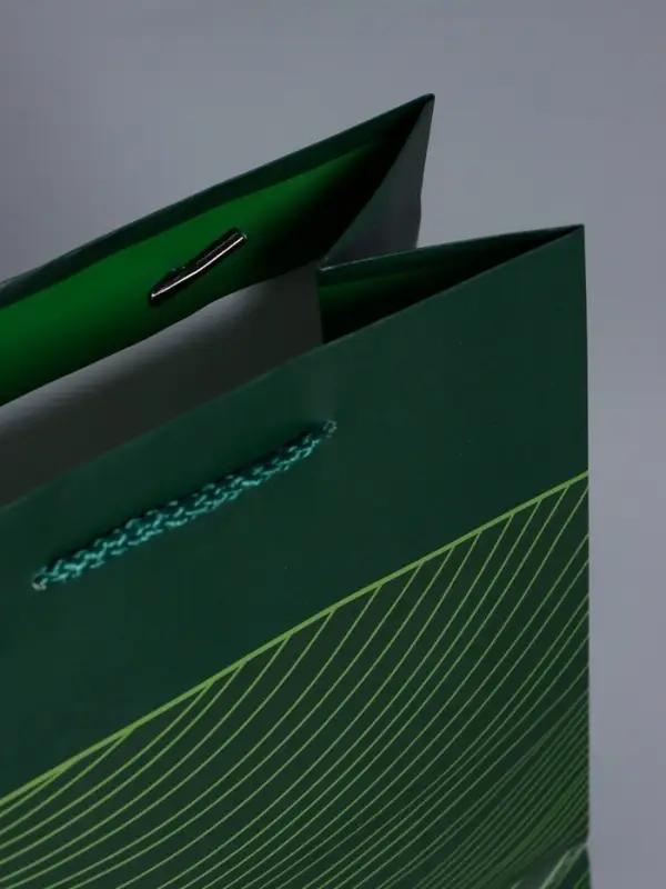 Пакет подарочный "Сдержанный шарм" ламинированный 18 х 22,3 х 10 см