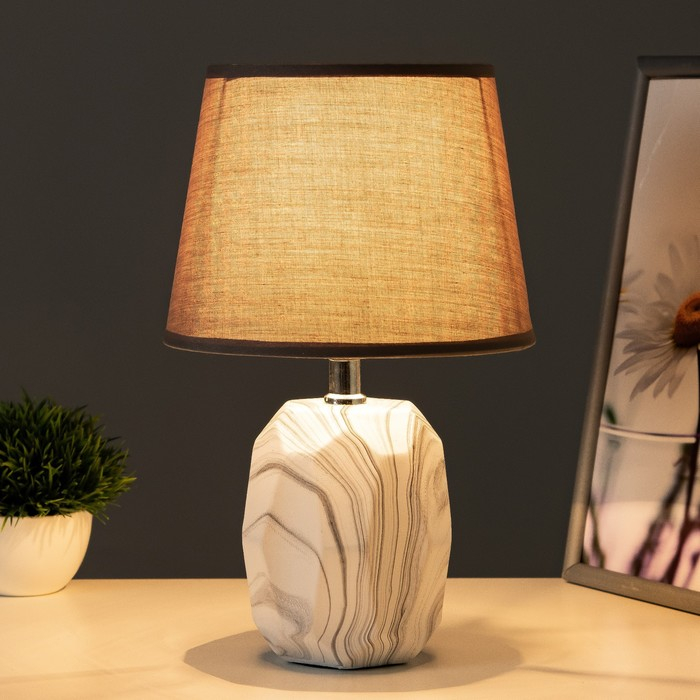 Лампа настольная 16407/1 E14 40Вт серый 20х20х32,5 см RISALUX Лампа настольная 16407/1 E14 40Вт серый 20х20х32,5 см RISALUX