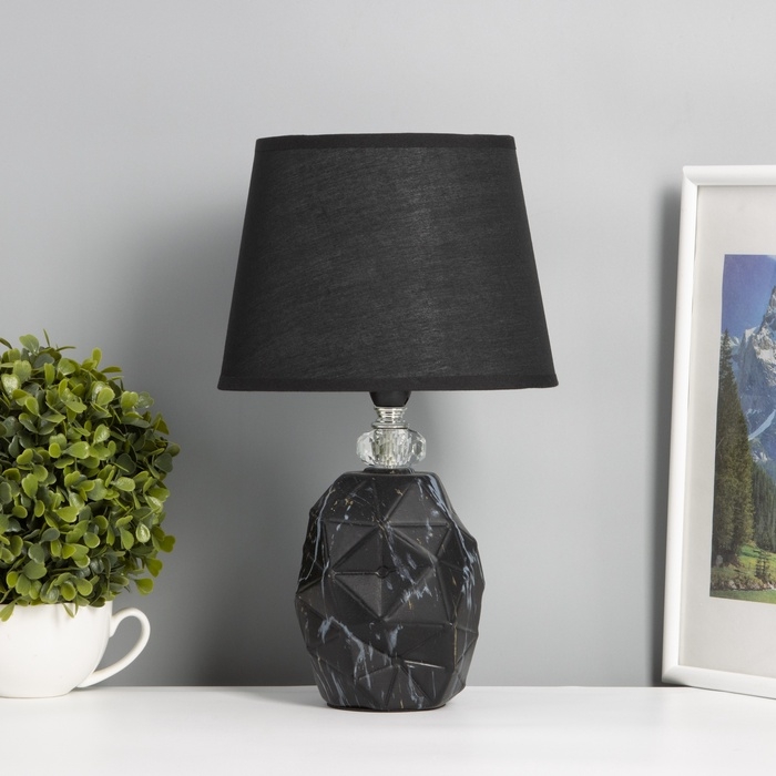 Лампа настольная Лампа настольная "Дух" 1х40Вт Е14 черный 20х20х34см