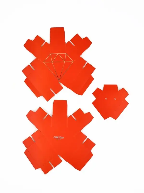 Коробка подарочная под бижутерию «Красная, тиснение», 10 х 9 х 3.5 см Коробка подарочная под бижутерию «Красная, тиснение», 10 х 9 х 3.5 см