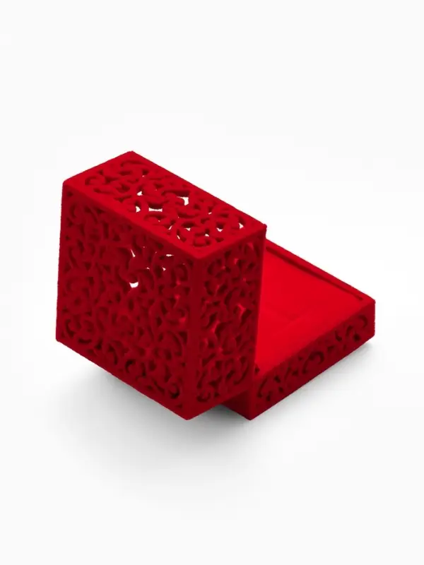 Футляр бархатный под кольцо, серьги &laquo;Кружево&raquo;, 6&times;6&times;5 см, красный