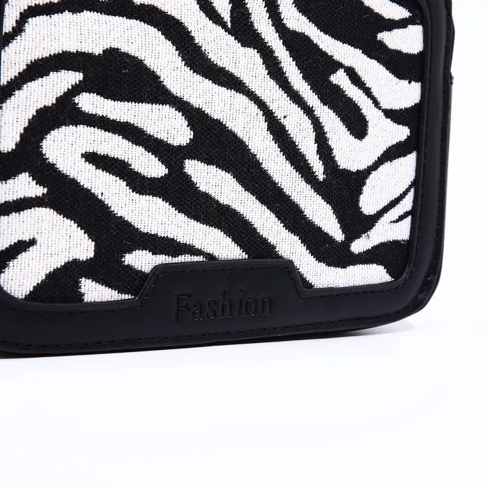 Сумка женская кросс-боди на молнии, 18&times;7&times;16 см, с животным принтом, чёрная